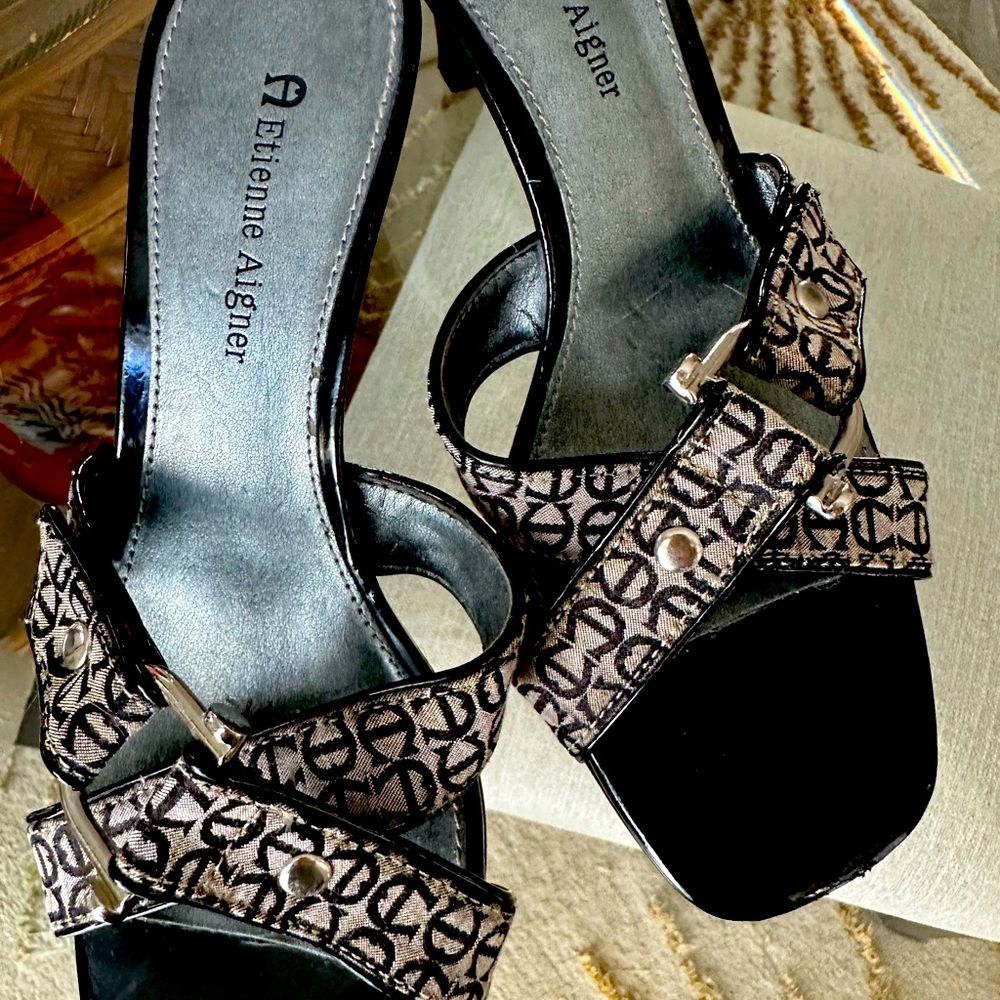 Etienne Aigner black slides 6.5 shoe sandal